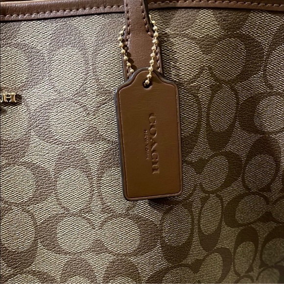 Authentic Coach City Tote Khaki Signature - Picture 3 of 5